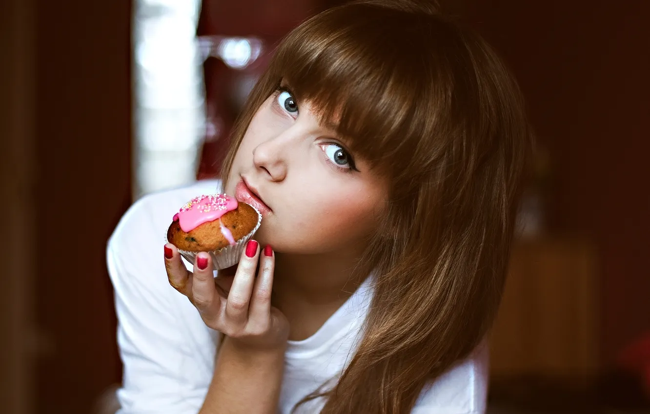 Photo wallpaper eyes, girl, face, photo, background, blue, Wallpaper, cake