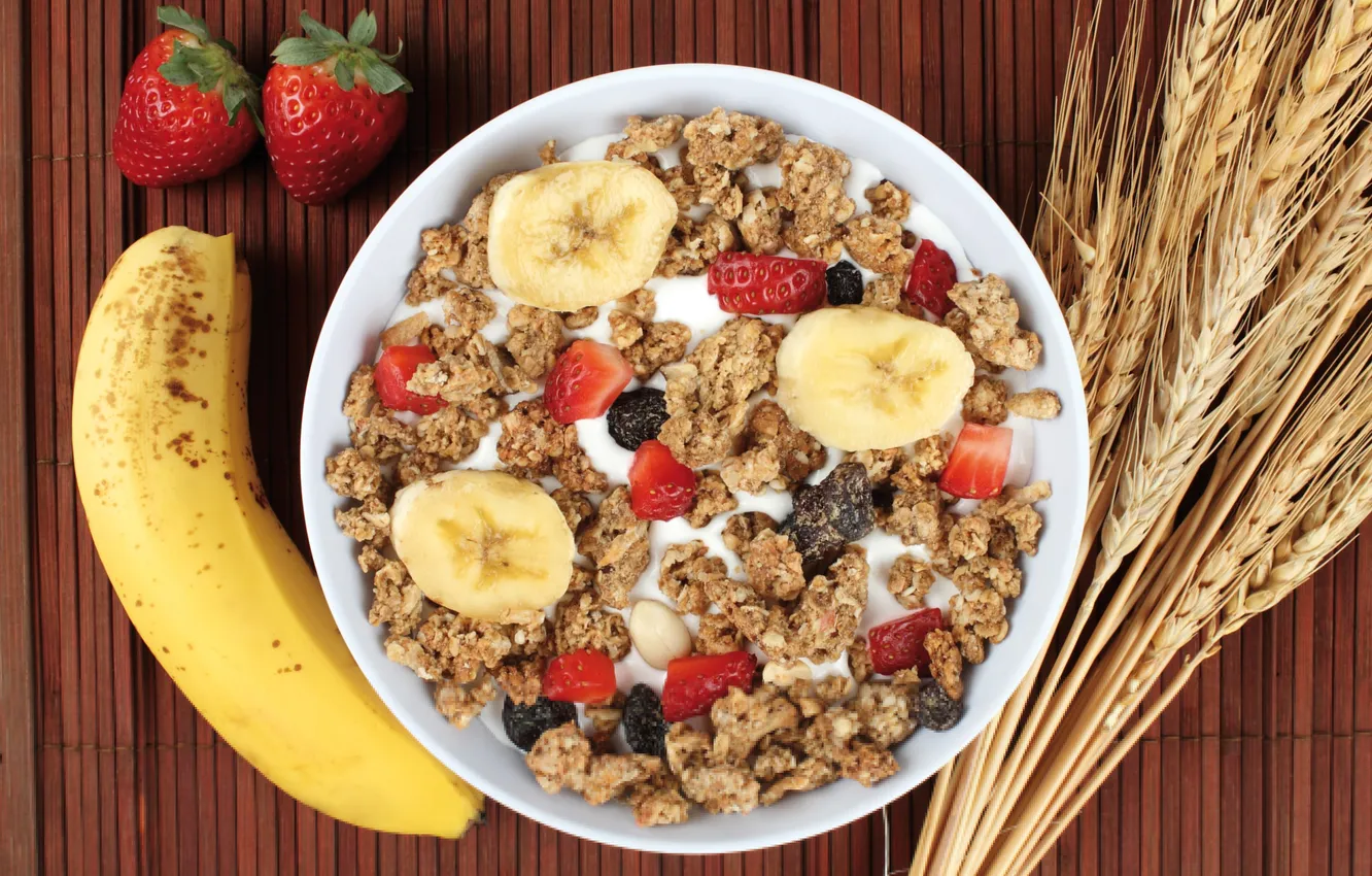 Photo wallpaper milk, strawberry, bananas, cereal, raisins