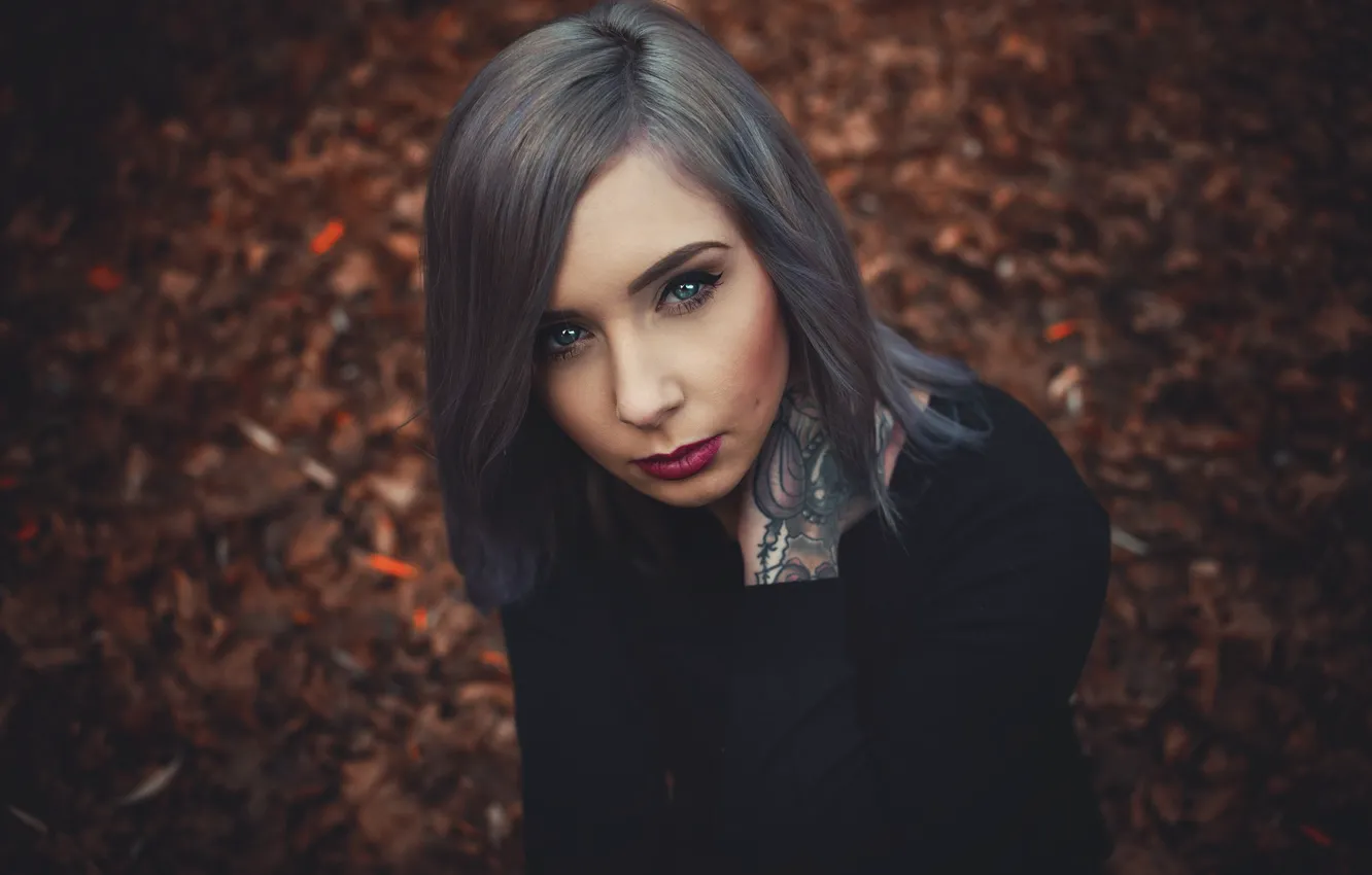 Photo wallpaper look, girl, background, model, portrait, hands, makeup, tattoo
