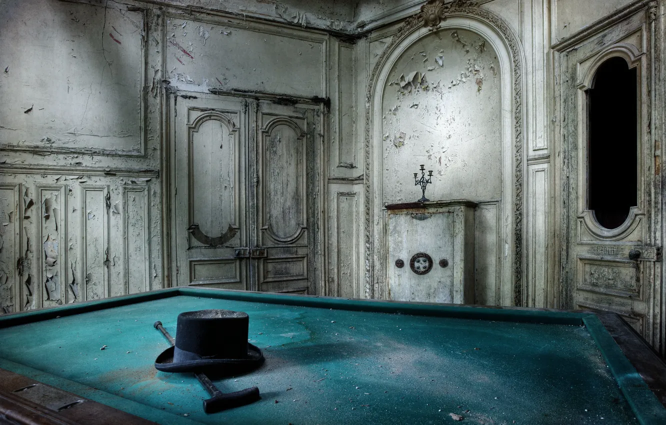 Photo wallpaper table, hat, the door