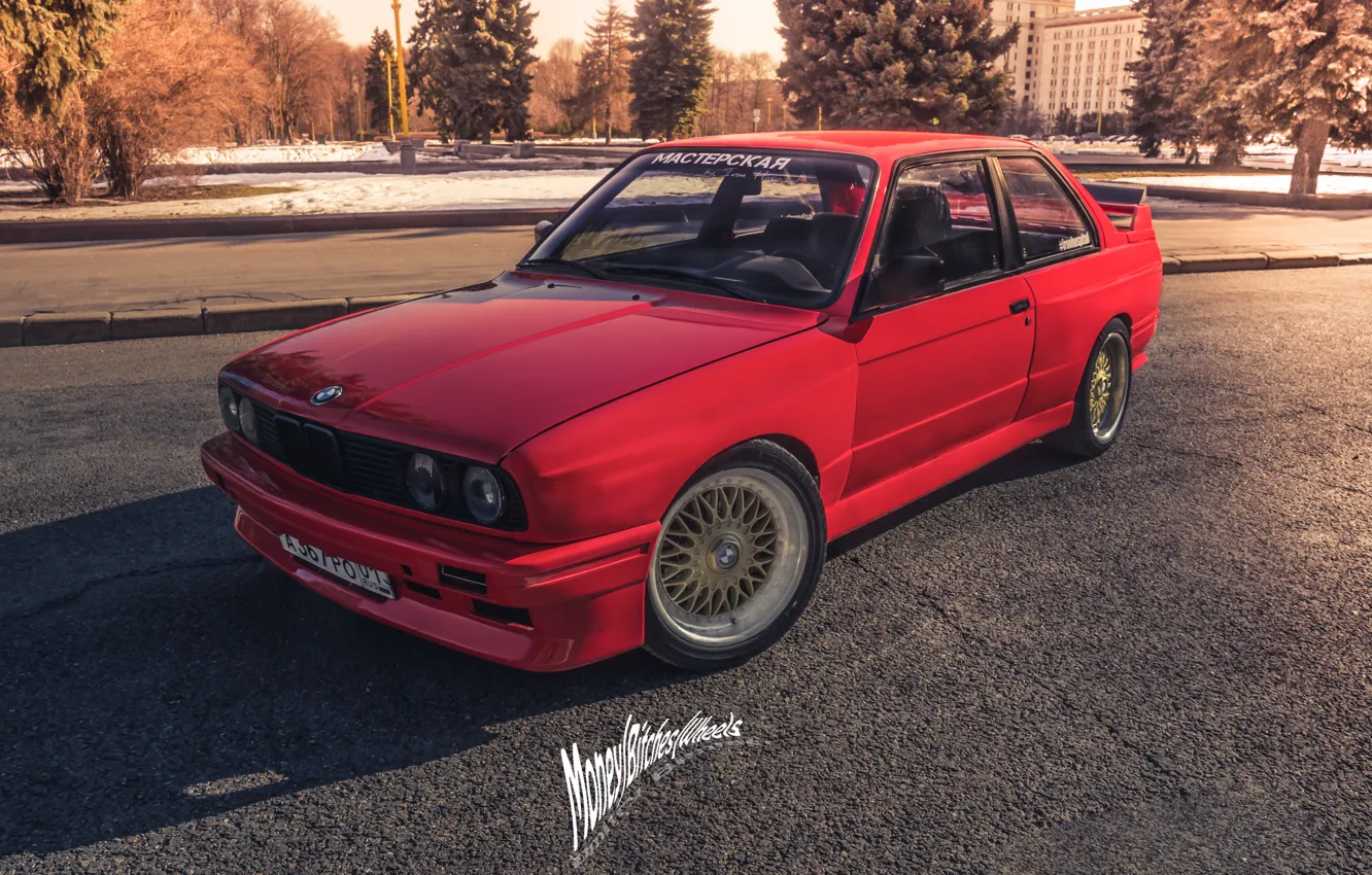 Photo wallpaper bmw, red, power, good, russia, moscow, look, e30