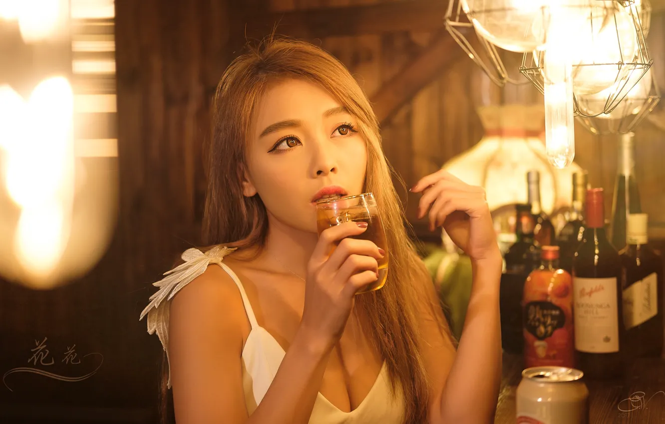 Photo wallpaper girl, pose, glass, bottle, lamp, portrait, bar, hands