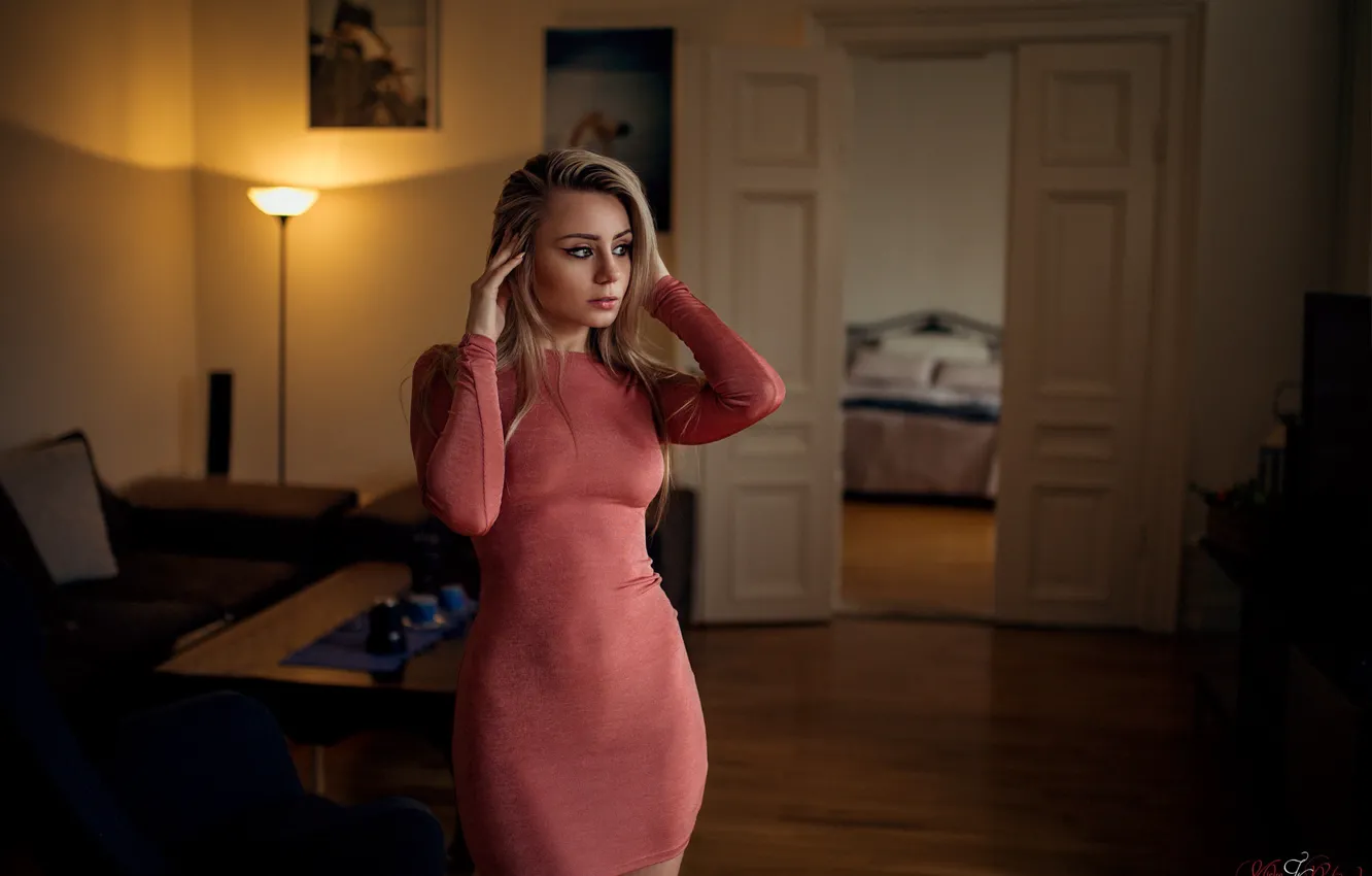 Photo wallpaper pose, room, sofa, model, furniture, lamp, makeup, figure