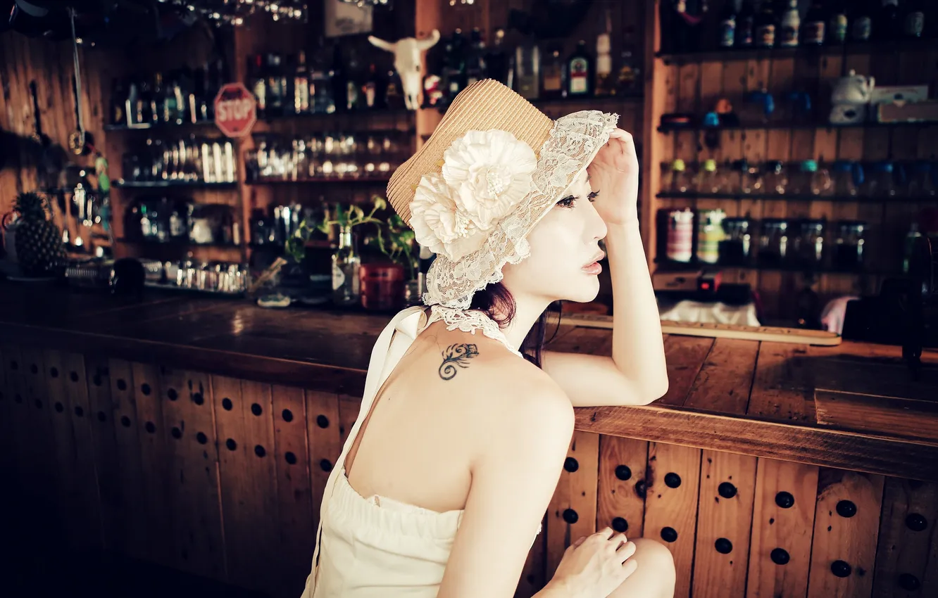 Photo wallpaper girl, back, bar, hat, tattoo, shoulder