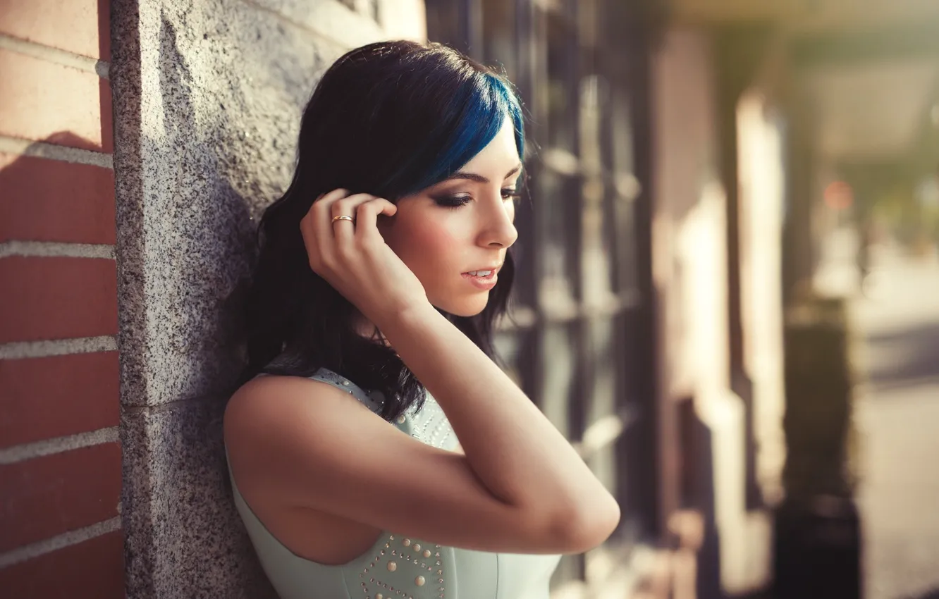 Photo wallpaper the sun, pose, model, portrait, makeup, brunette, hairstyle, is