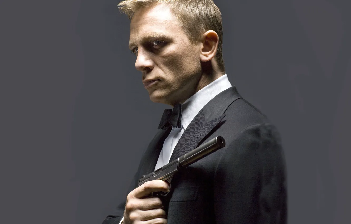 Photo wallpaper gun, actor, Daniel Craig, muffler, tuxedo, James Bond, Daniel Craig, agent 007