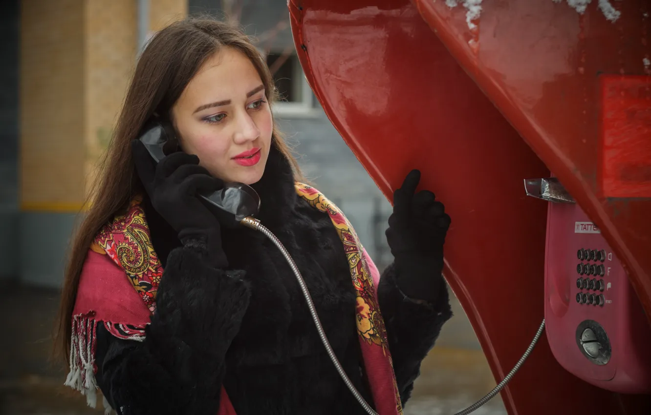 Photo wallpaper winter, girl, phone, shawl