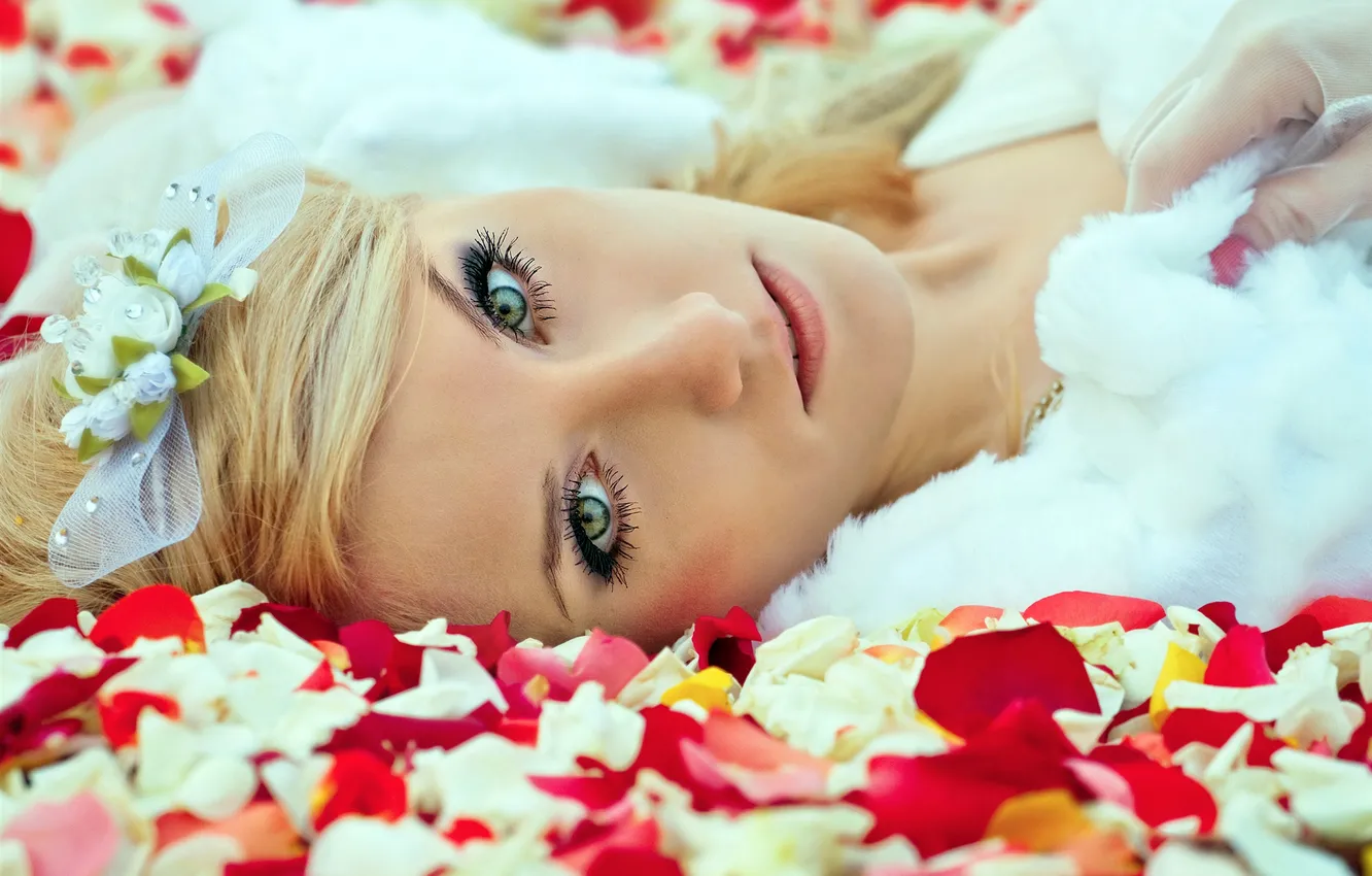 Photo wallpaper look, flowers, face, petals, blonde, the bride