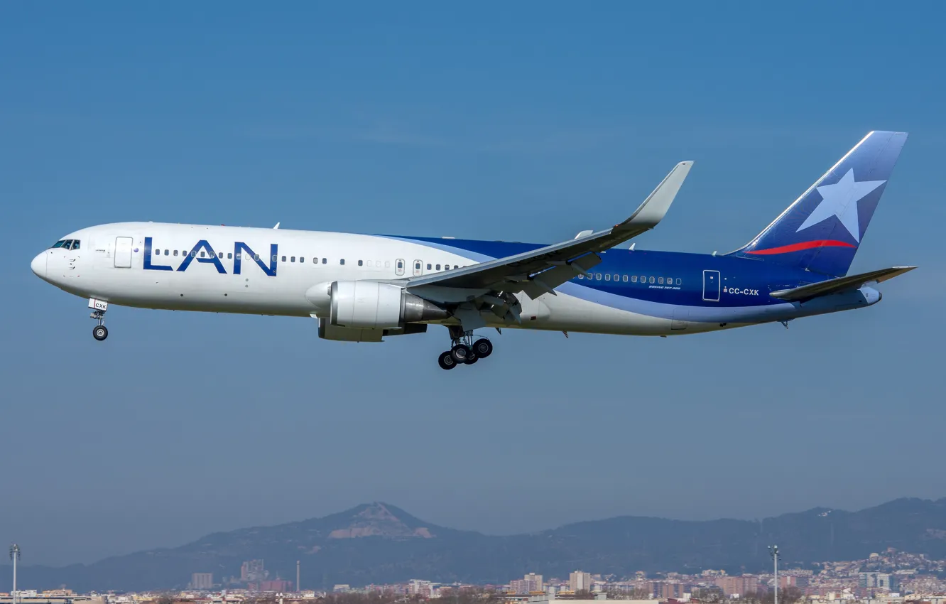Photo wallpaper Boeing, 767-300W, LATAM Airlines Chile