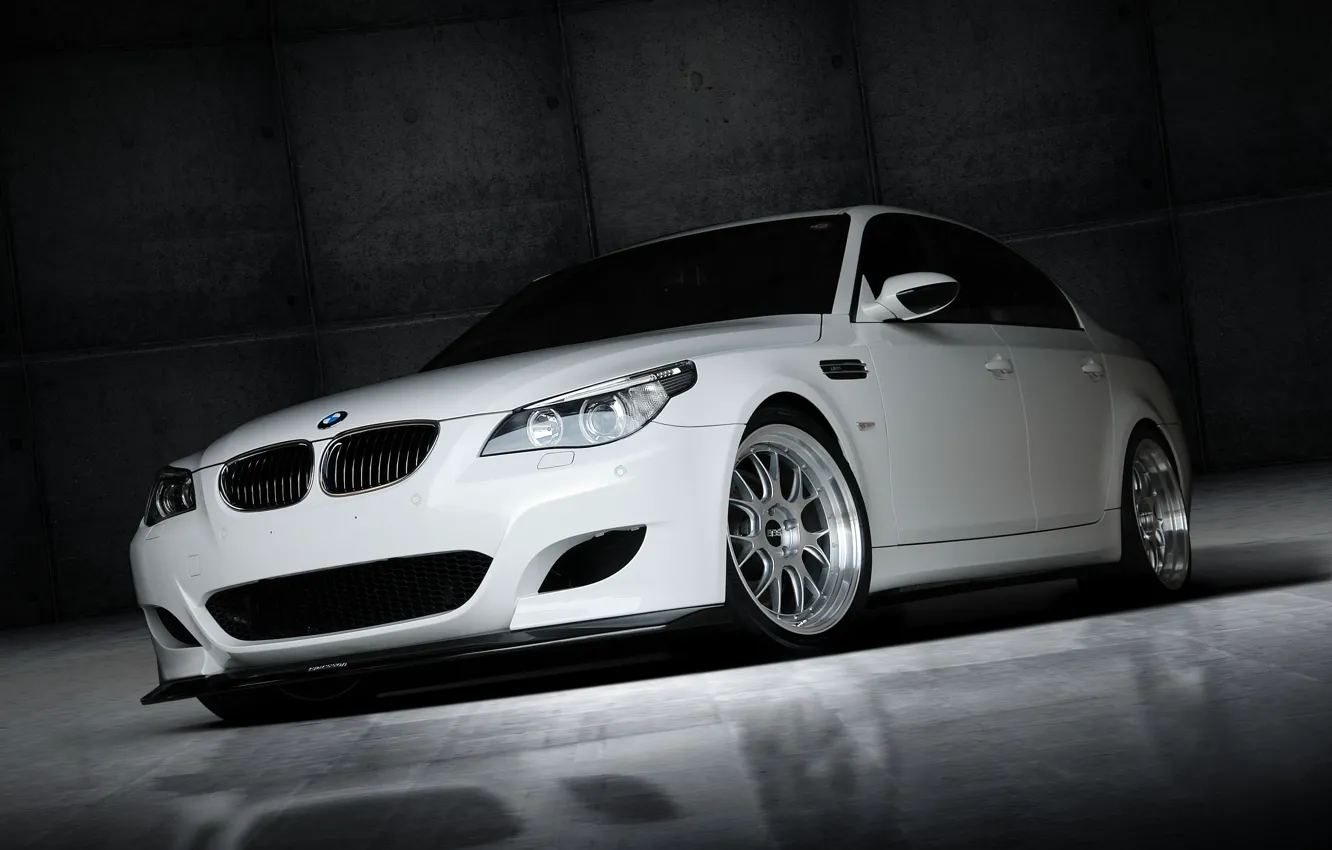 Wallpaper Front View Drives Sedan White E60 Bmw BMW White wallpaper-front-view-drives-sedan-white-e60-bmw-bmw-white