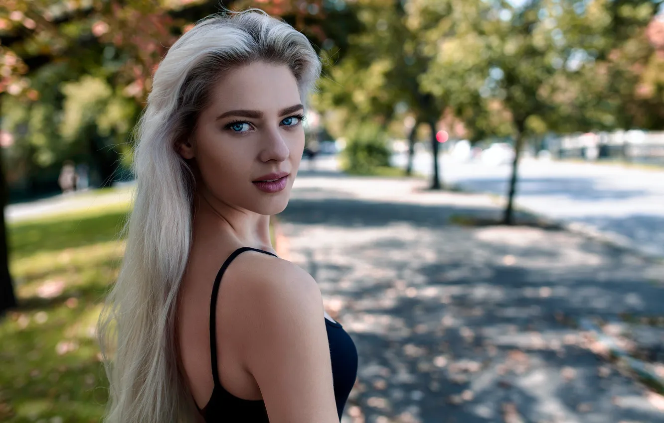 Photo wallpaper look, girl, the sun, trees, portrait, makeup, hairstyle, blonde