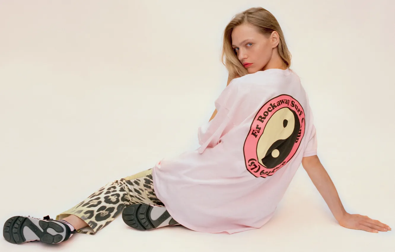 Photo wallpaper blonde, Yin-Yang, Russian model, SashaPivovarova., leopard pants