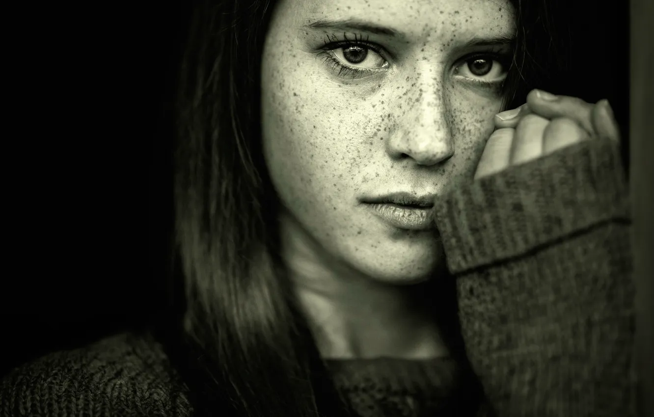 Photo wallpaper look, portrait, freckles