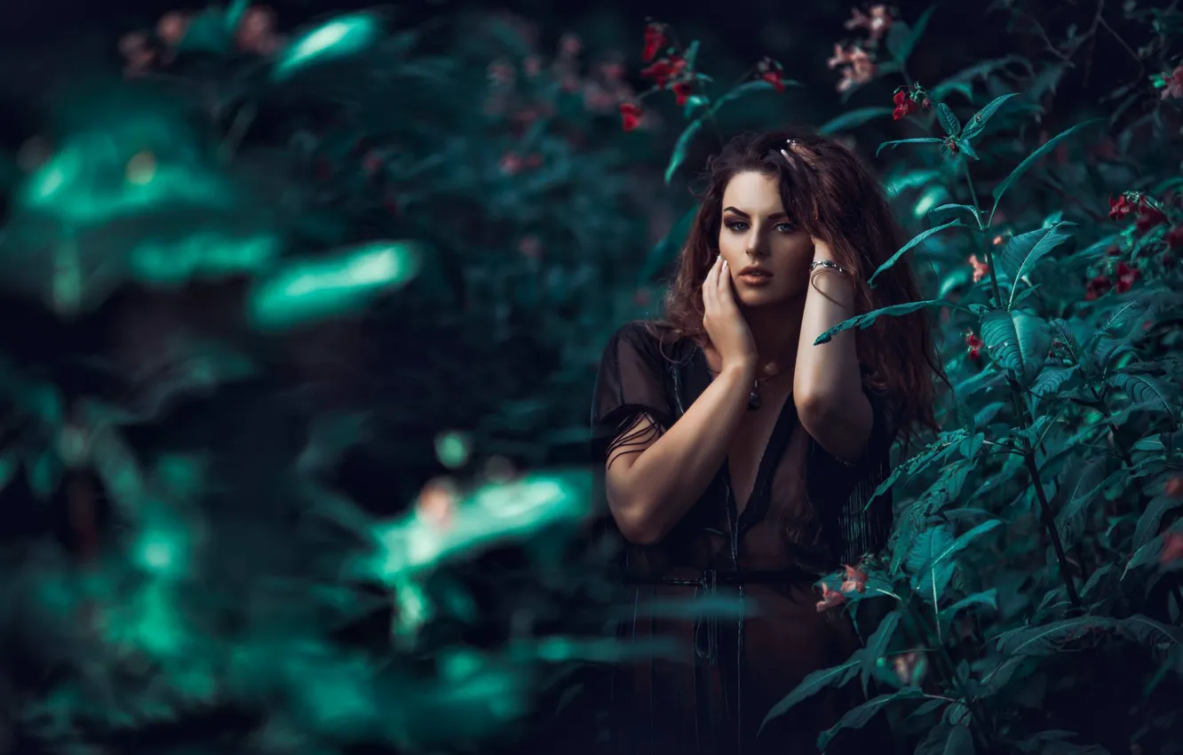 Photo wallpaper greens, flowers, pose, model, hands, FotoMėgėjas, Iveta Danieliūtė