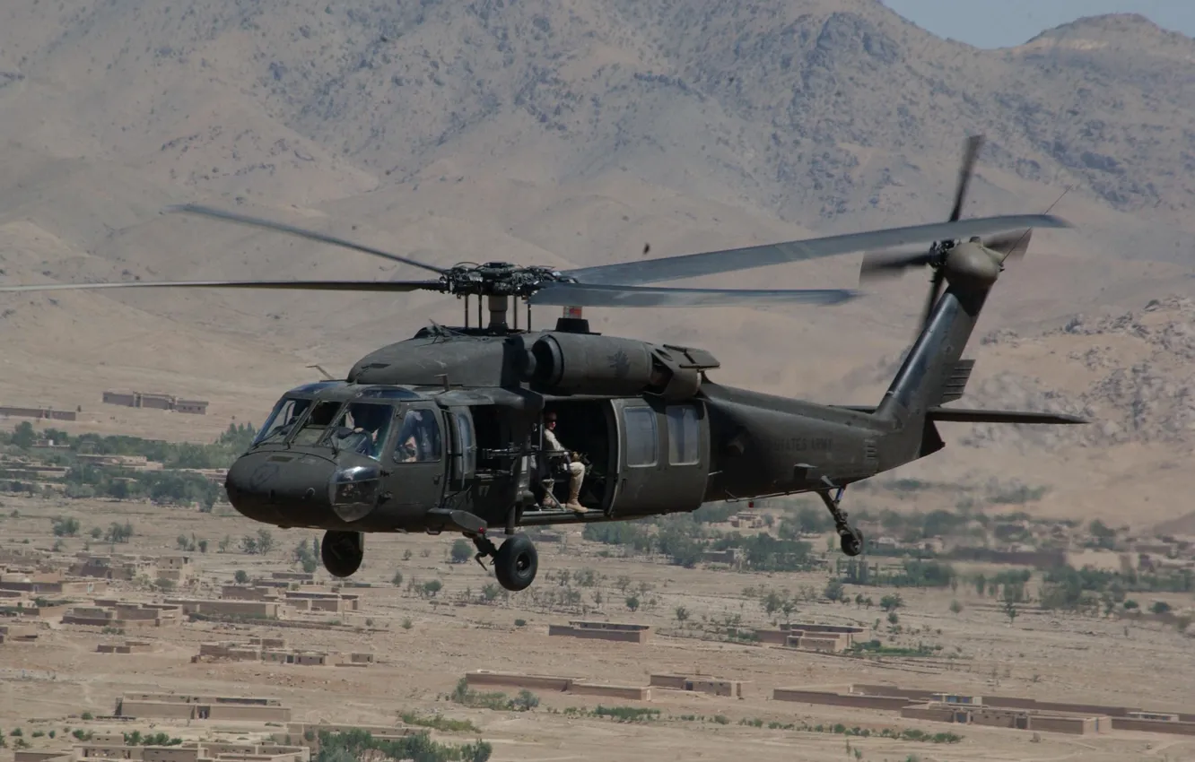 Photo wallpaper building, helicopter, UH-60, Black Hawk