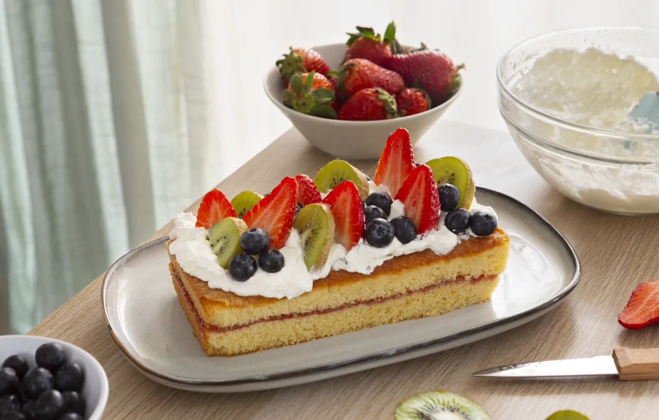 Photo wallpaper berries, kiwi, strawberry, cake, blueberries