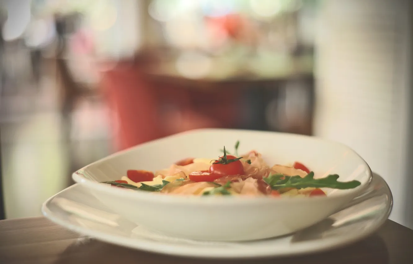 Photo wallpaper red, plate, tomatoes, dish