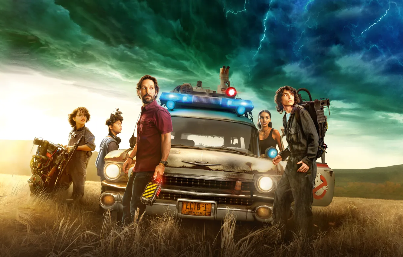 Photo wallpaper girl, guy, car, Paul Rudd, Paul Rudd, Finn Wolfhard, 2021, Celeste O'Connor