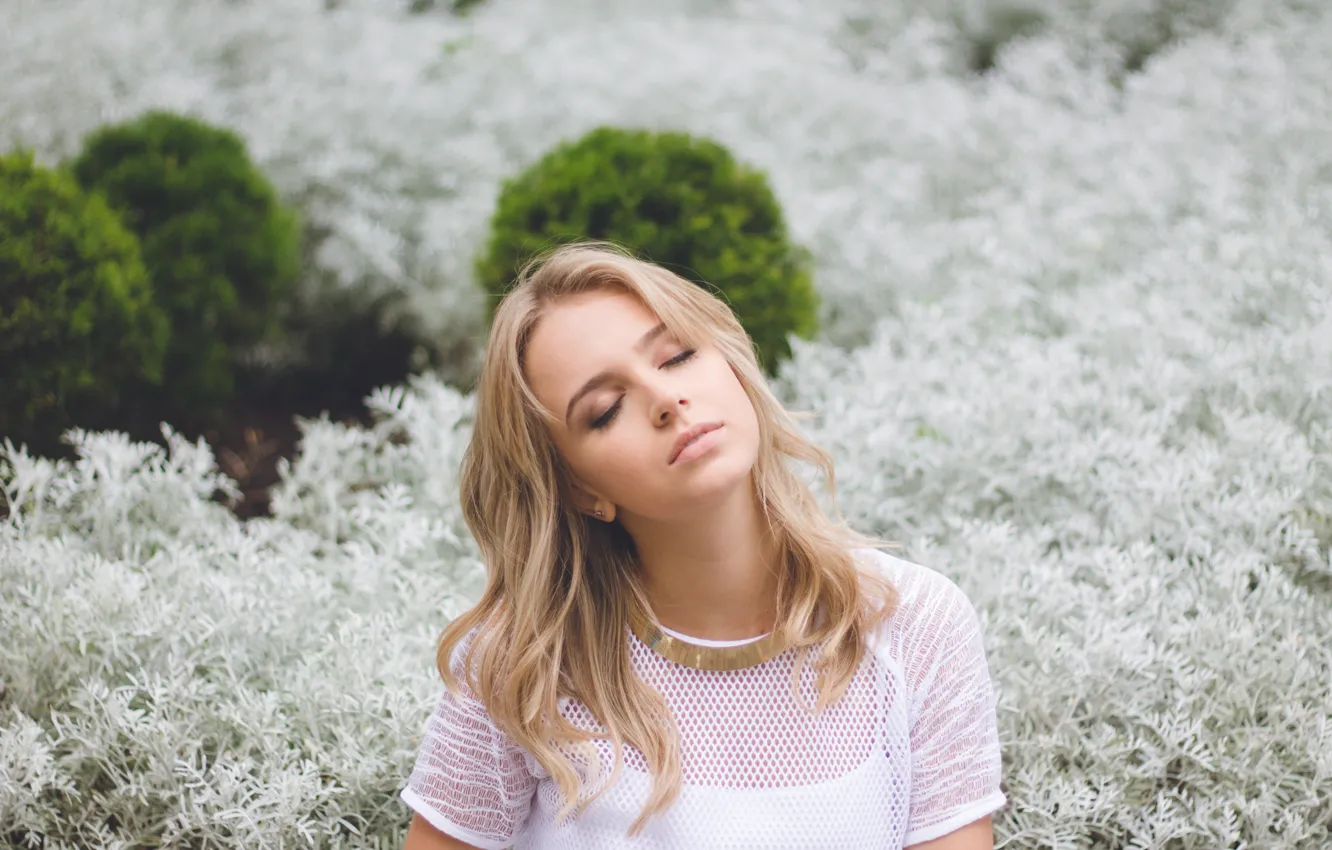 Photo wallpaper girl, face, blonde