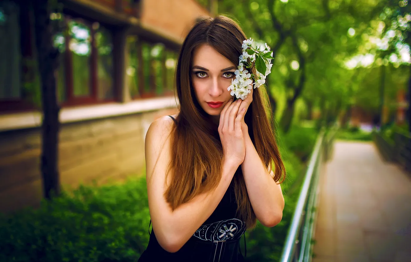 Photo wallpaper green, red, girl, summer, nature, eyes, flowers, view