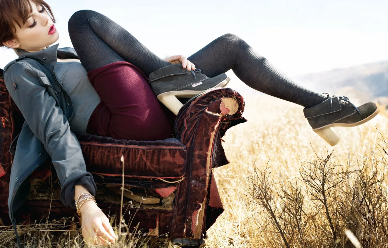 Photo wallpaper feet, actress, red, Emma Stone, Emma Stone