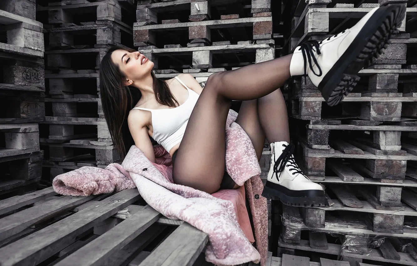 Photo wallpaper ass, women, shoes, sitting, pantyhose, dark hair, open mouth, tank top