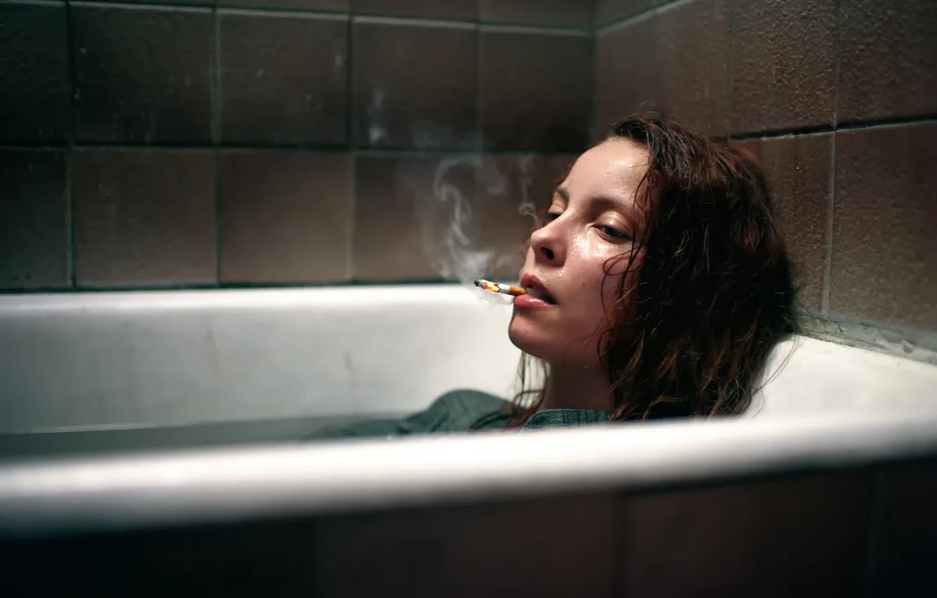 Photo wallpaper girl, cigarette, bath