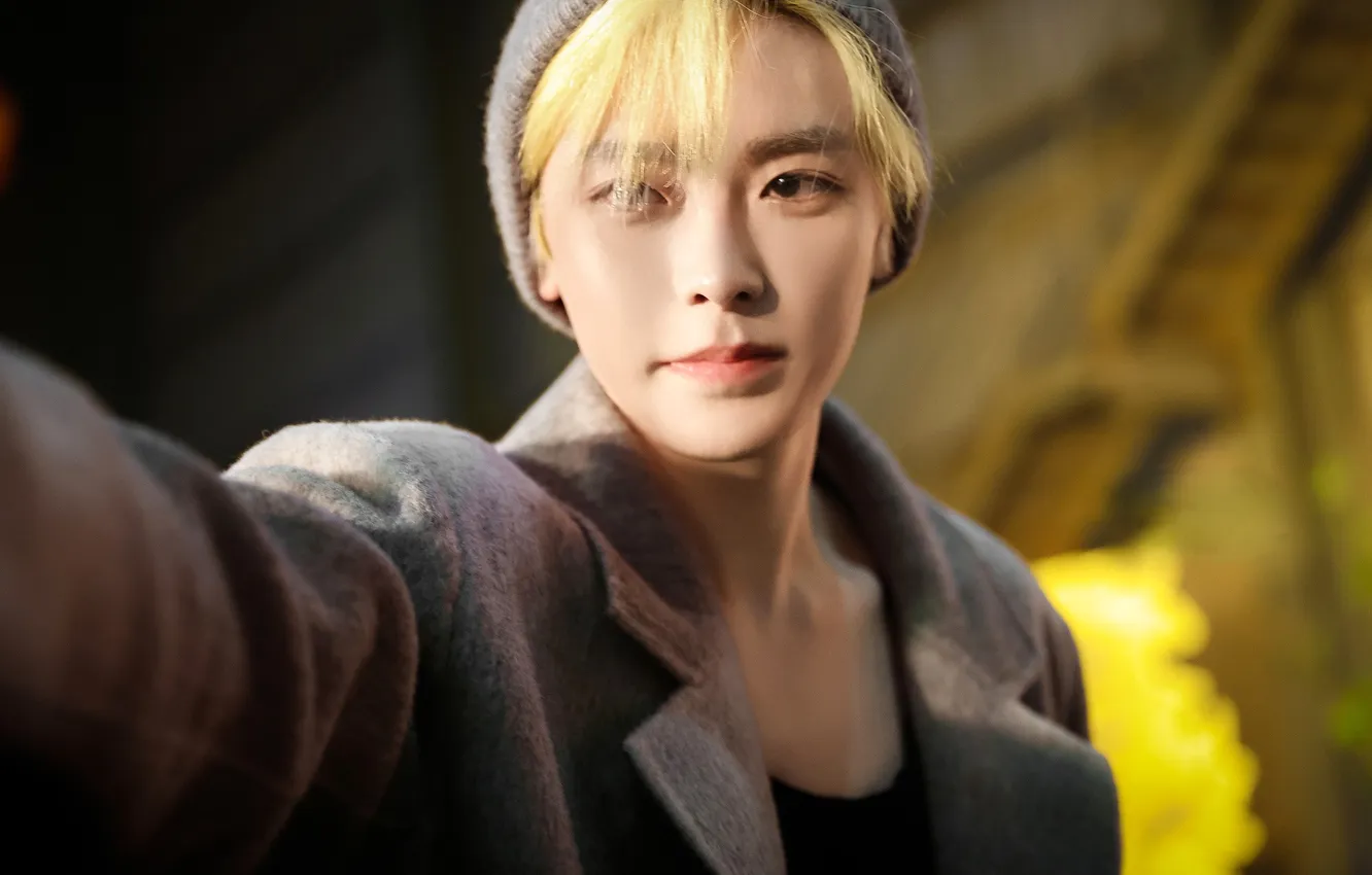 Photo wallpaper smile, hat, China, actor, gesture, coat, blonde, Hou Ming Hao