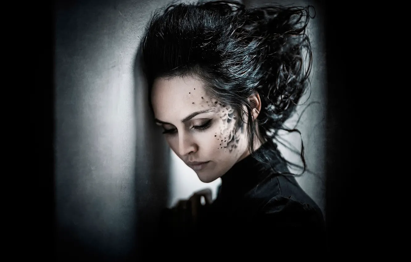 Photo wallpaper girl, light, shadow, hairstyle, Serg Piltnik