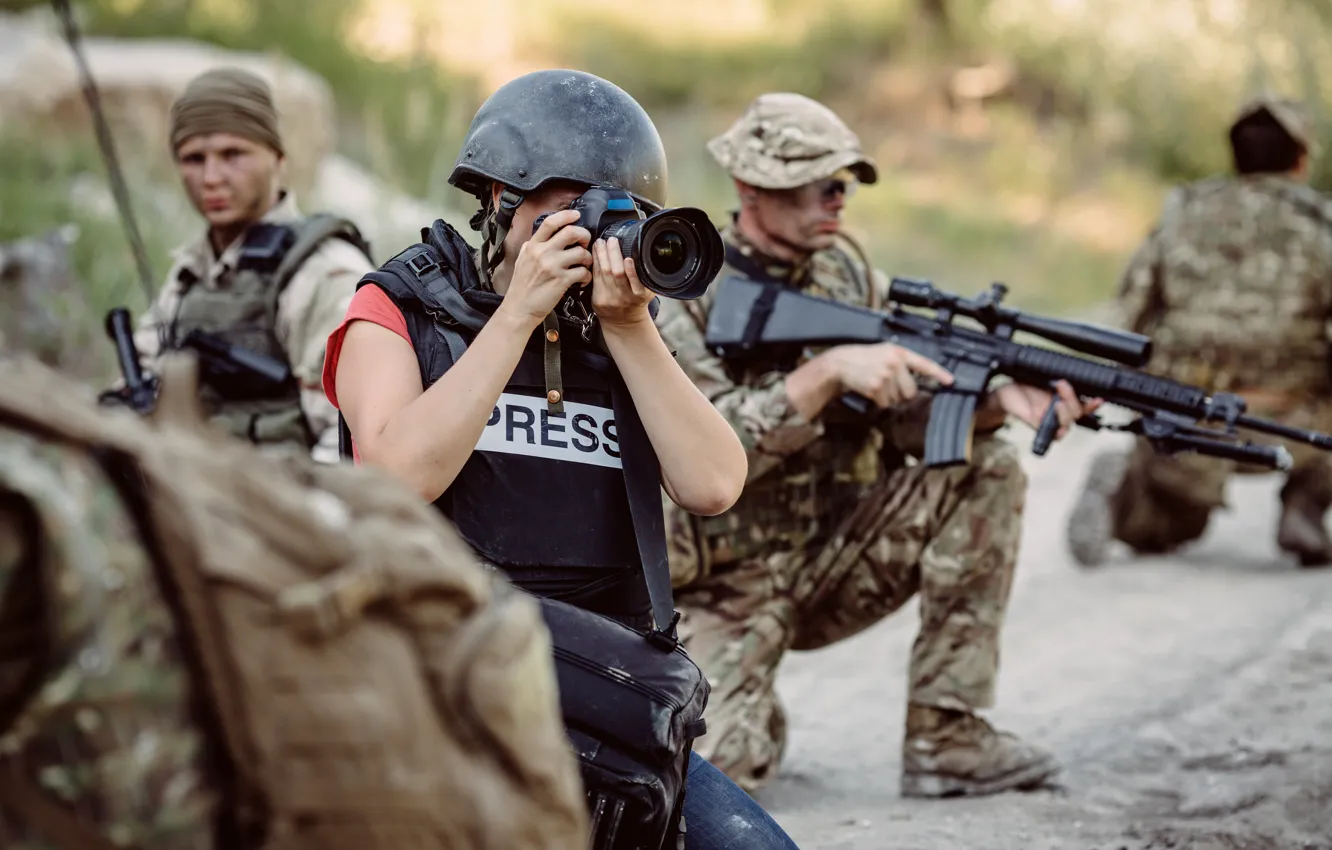 Photo wallpaper protection, Conflict, information, documentation, journalism