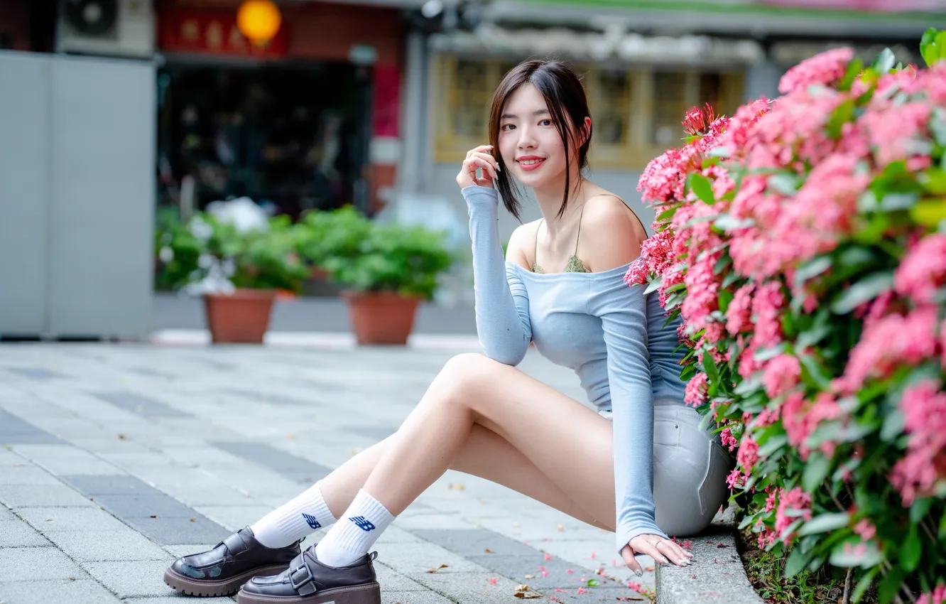 Photo wallpaper girl, shorts, blouse, legs, Asian
