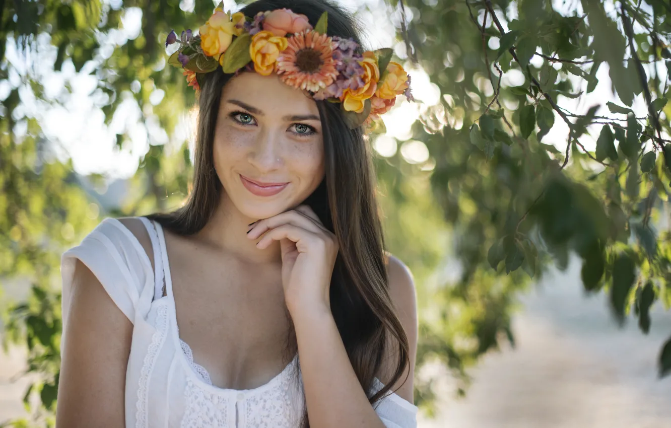 Photo wallpaper eyes, girl, flowers, face, smile, piercing, wreath