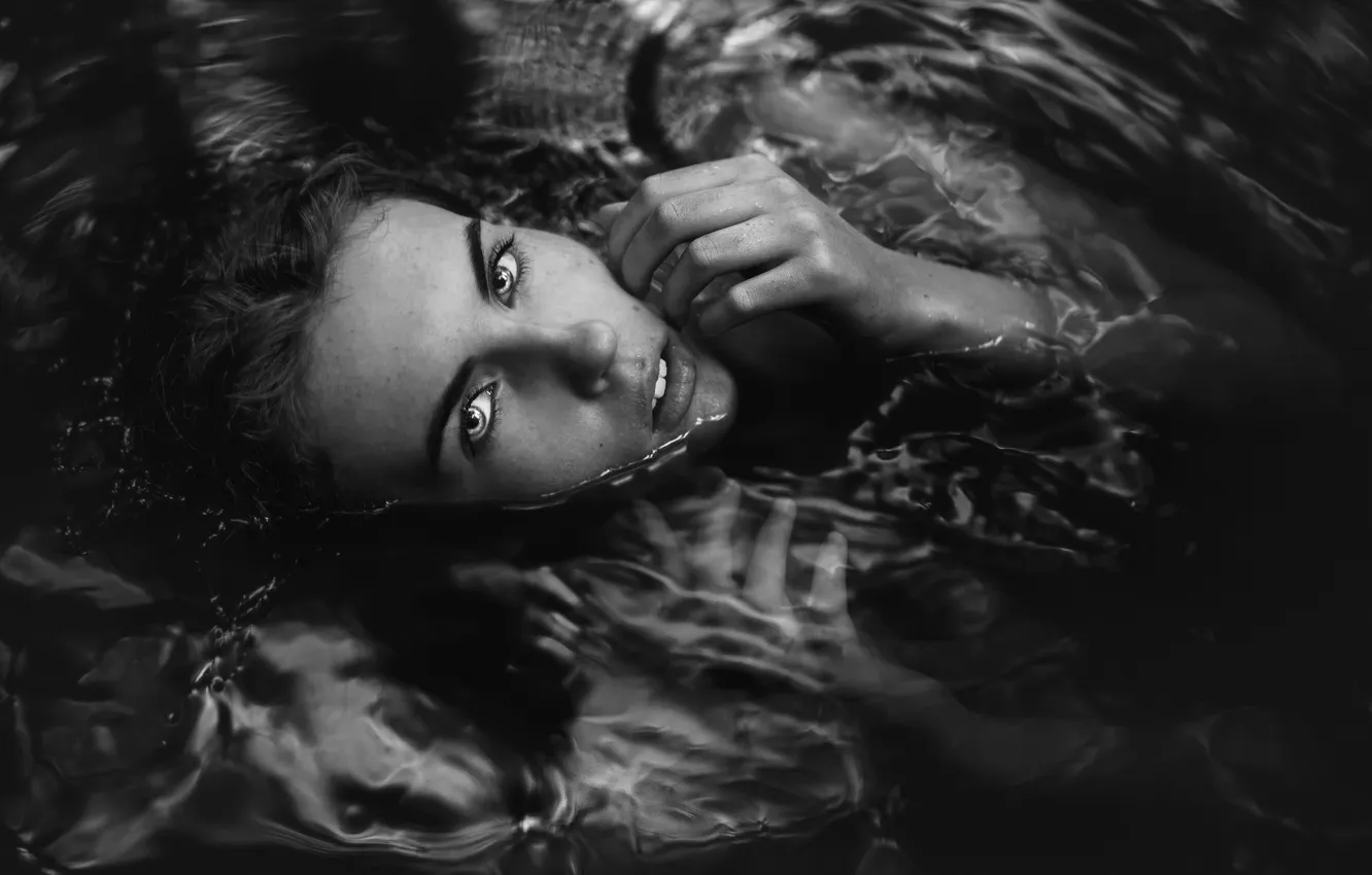 Photo wallpaper girl, in the water, TJ Drysdale