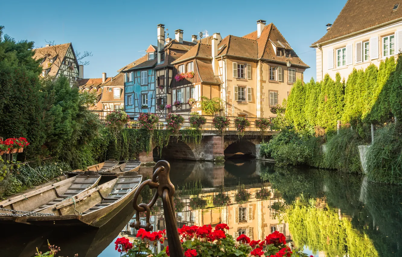 Photo wallpaper flowers, the city, France, home, boats, channel, the bridge, Colmar