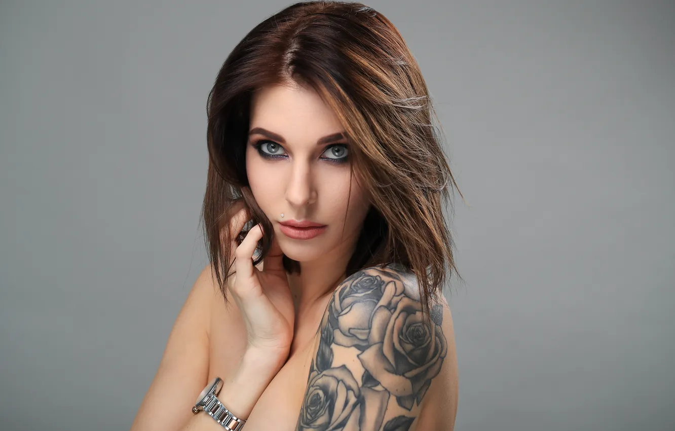 Photo wallpaper tattoo, pose, manos, makeup