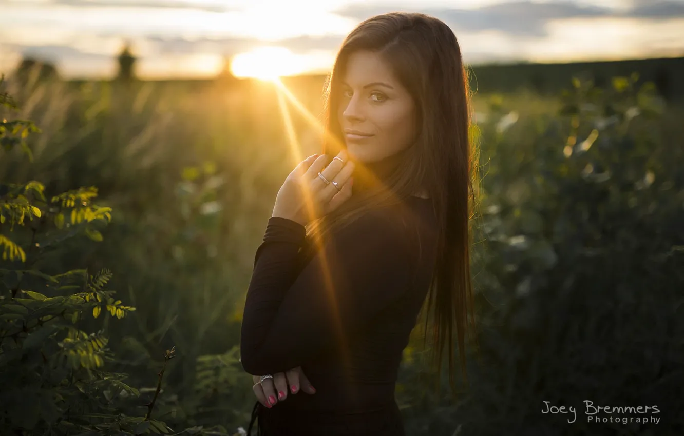 Photo wallpaper summer, look, girl, rays, sunset, nature, pose, model