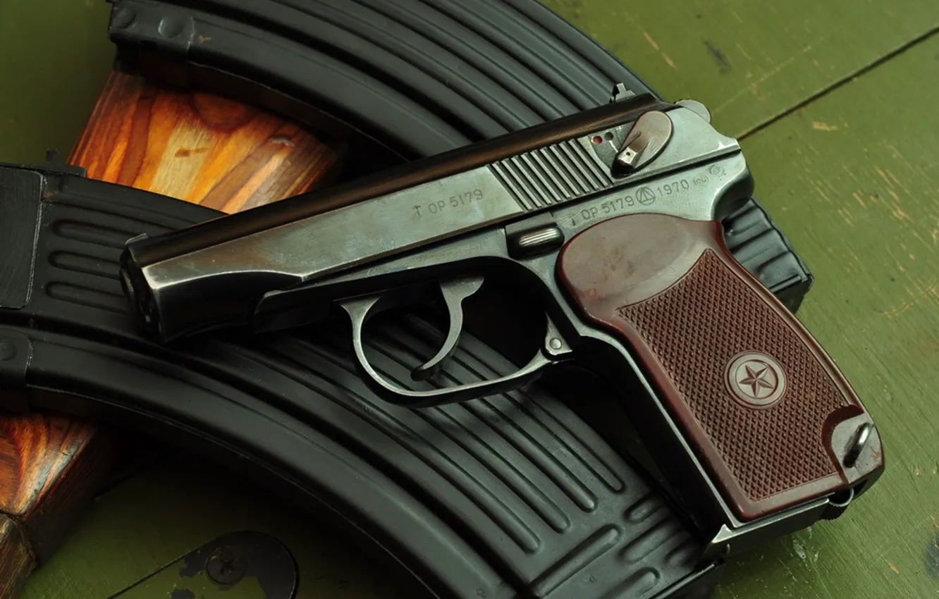 Photo wallpaper horn, shop, 9mm, the Makarov pistol