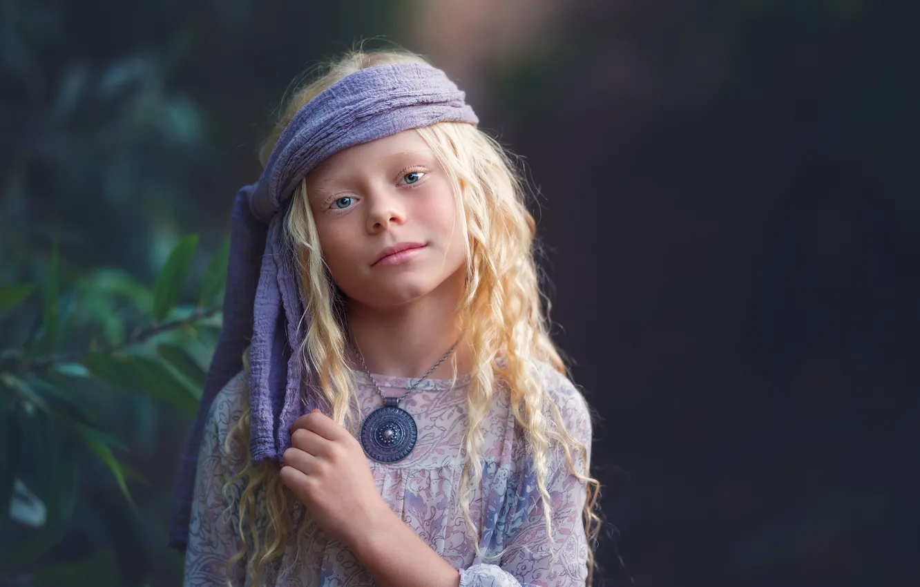 Photo wallpaper girl, curls, headband, Edie Layland