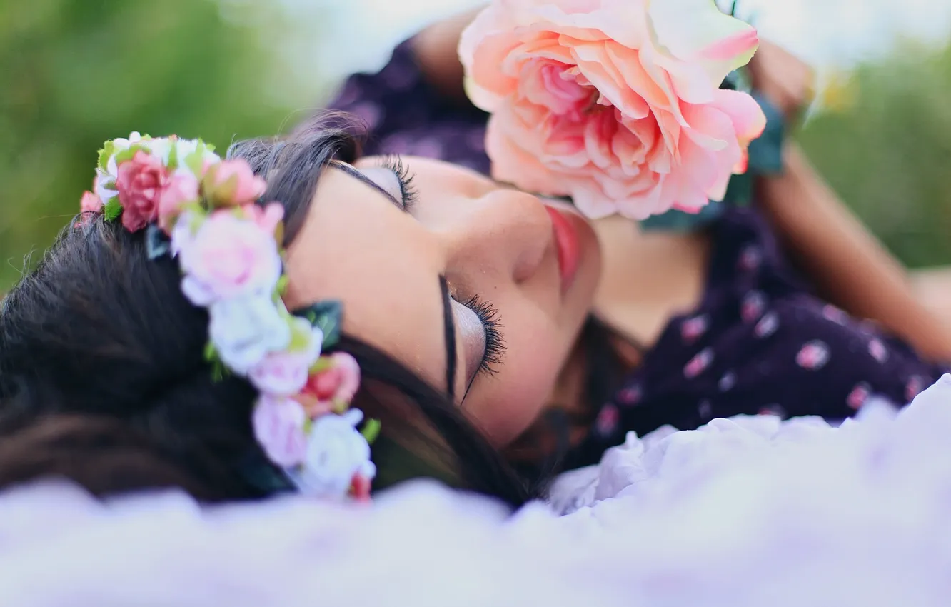 Photo wallpaper flowers, face, brunette, wreath