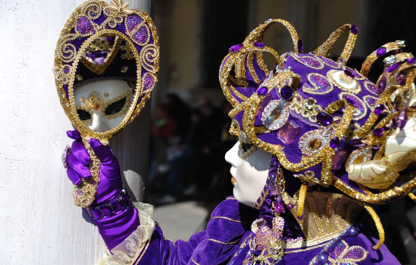 Photo wallpaper feathers, mask, mirrors, Carnival in Venice