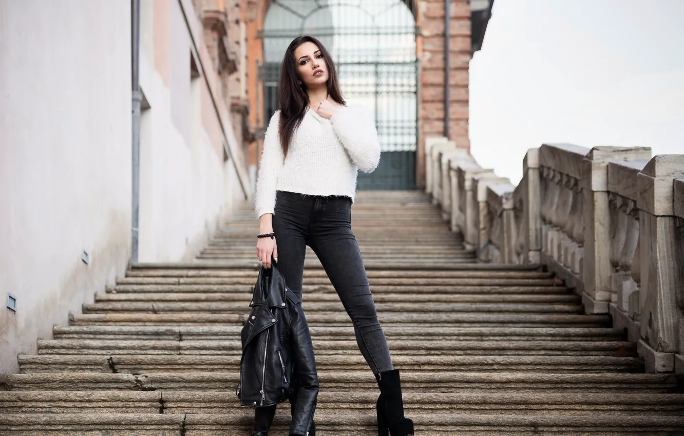 Photo wallpaper brunette, Carlotta, steps, face, autumn, model