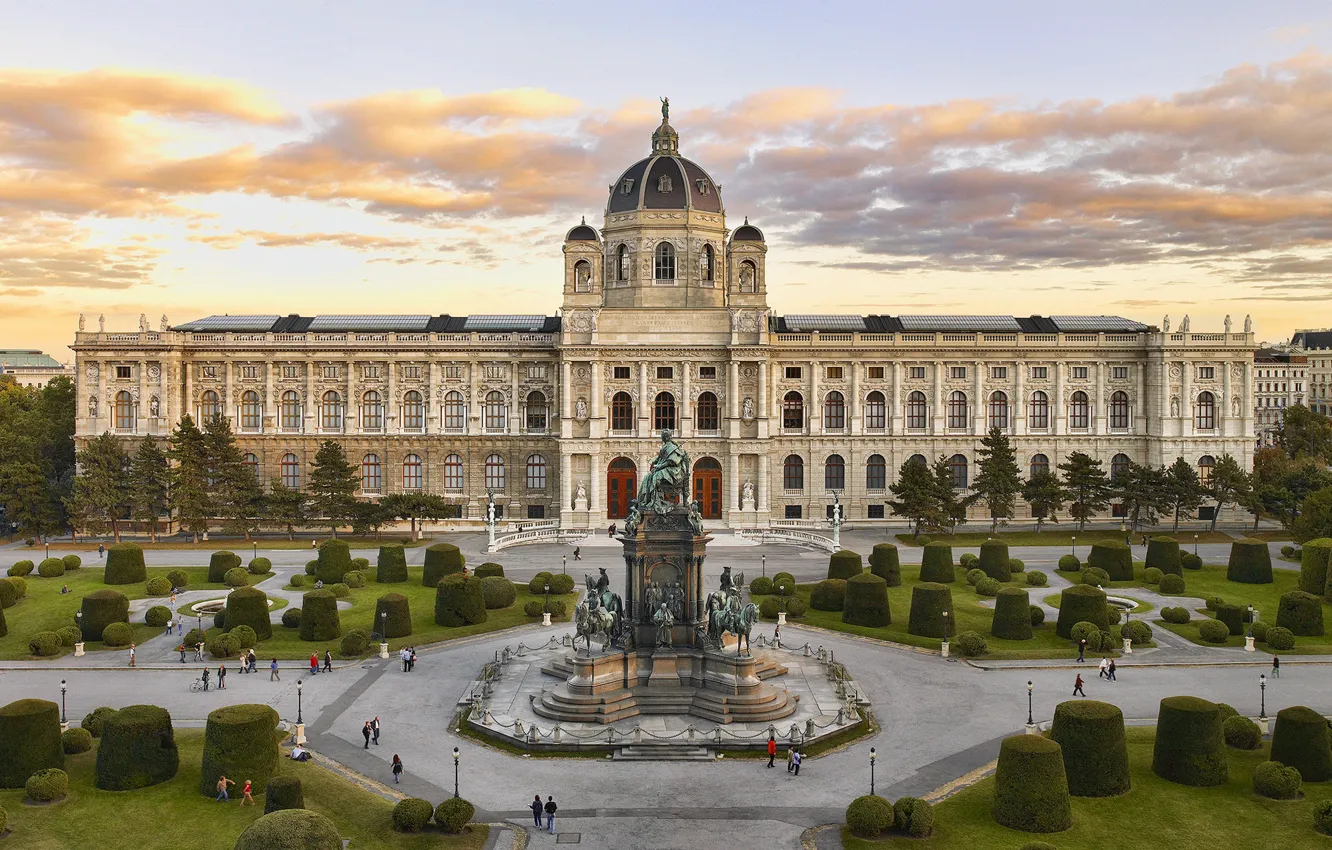 Photo wallpaper Austria, the bushes, Palace, Vienna, The Museum of art history, Maria-Theresien-Platz, monument to Maria Theresa