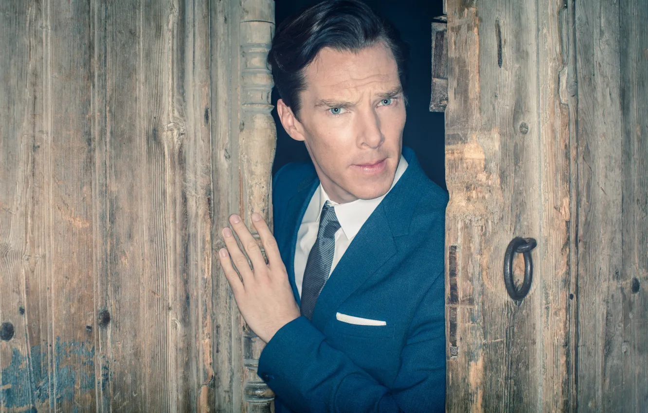 Photo wallpaper Benedict Cumberbatch, Benedict Cumberbatch, British actor, wooden boards