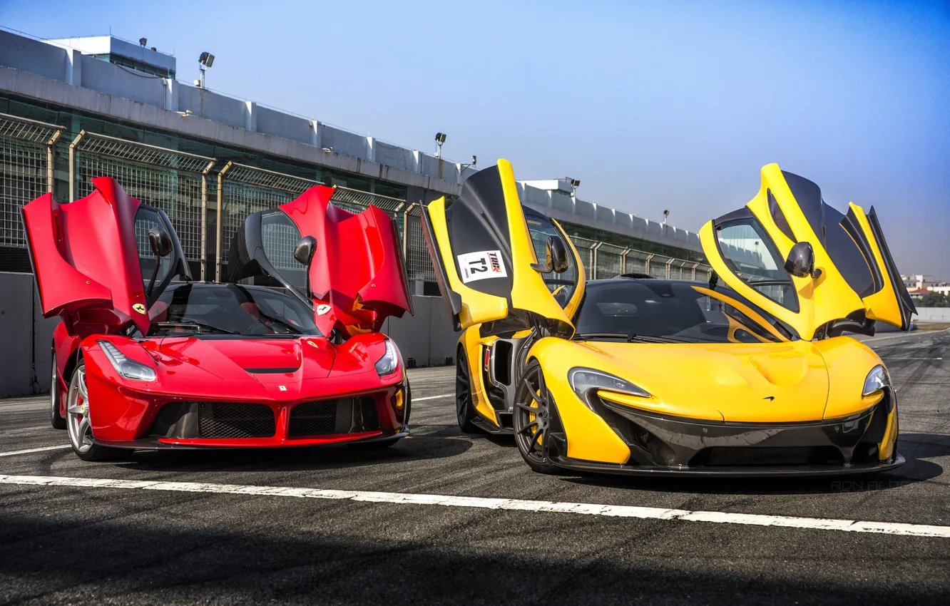 Photo wallpaper McLaren, Ferrari, Ferrari, GTB, McLaren, 2015, 488, 675LT