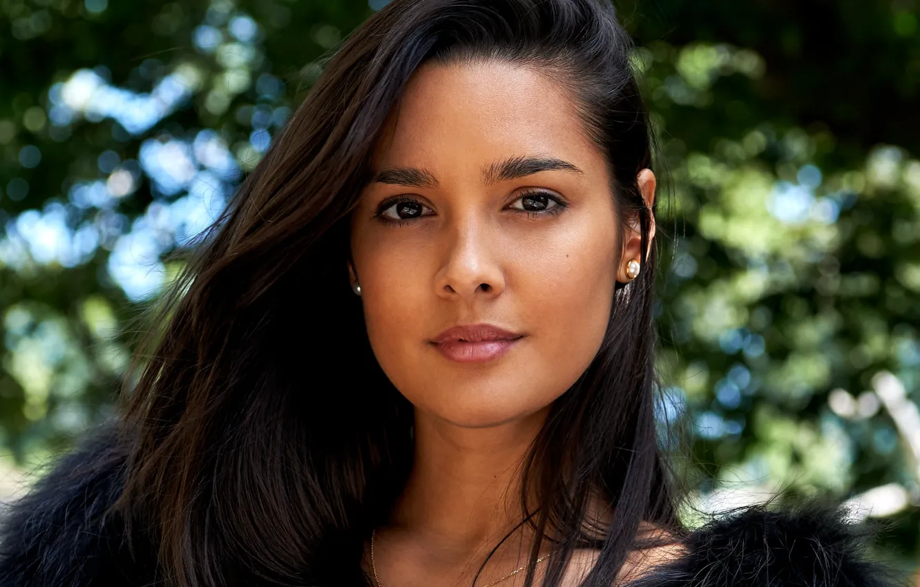 Photo wallpaper brunette, beautiful girl, beautiful eyes, fascinating look, Tahan Lew