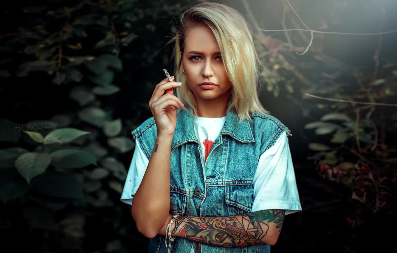 Photo wallpaper look, leaves, pose, background, portrait, makeup, piercing, tattoo