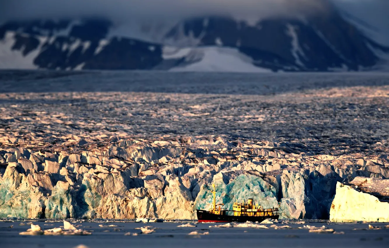 Photo wallpaper ship, ice, the Arctic