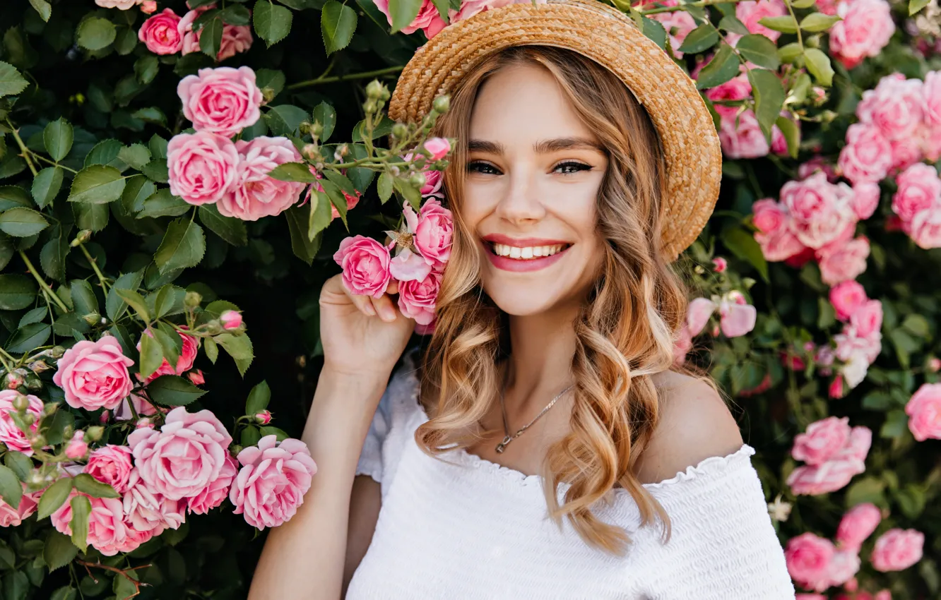 Photo wallpaper look, girl, flowers, face, smile, mood, roses, hat