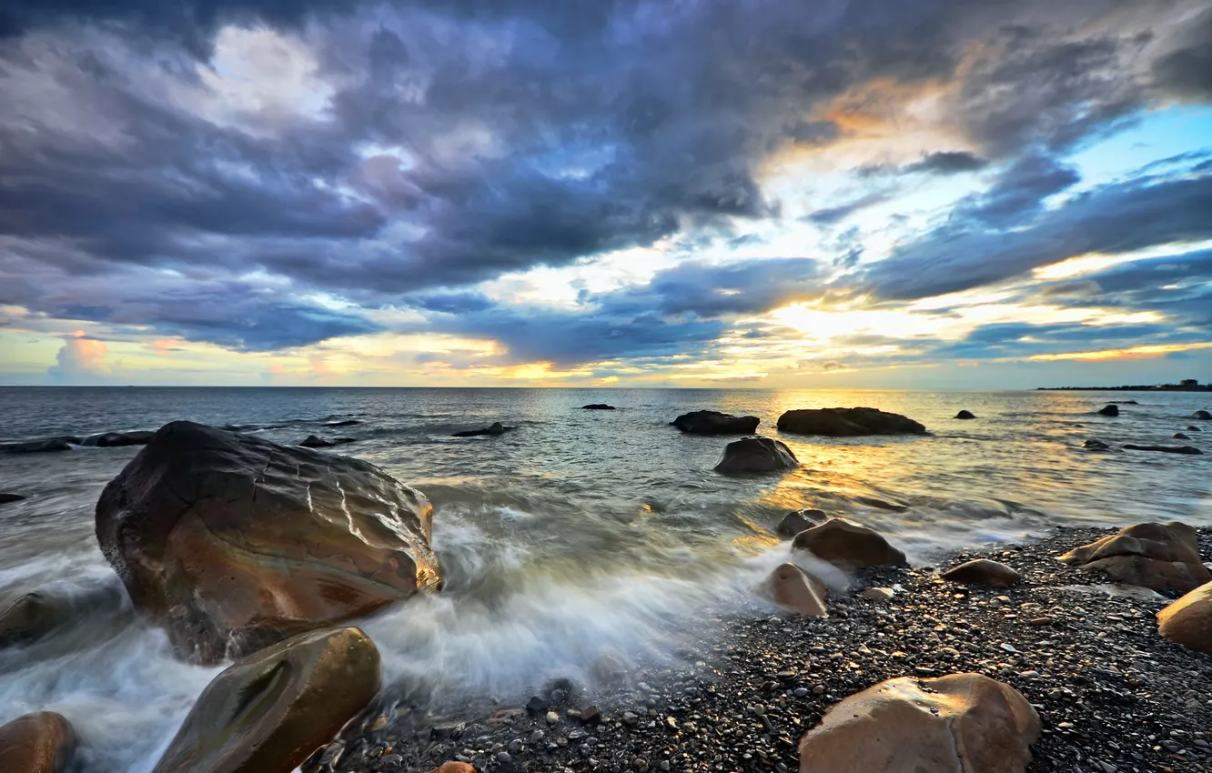 Photo wallpaper sea, beach, clouds, sunset, pebbles, stones, horizon