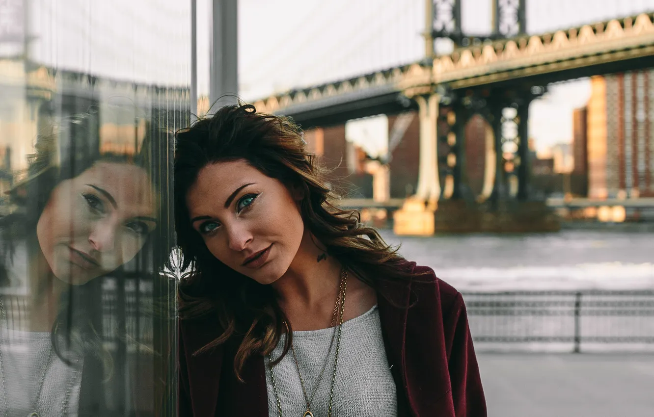 Photo wallpaper look, girl, face, reflection